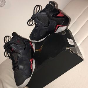 Jordan true flight bg